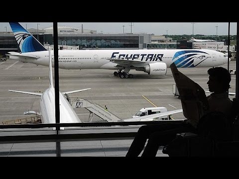 بالفيديو تحطم الطائرة المصرية يطرح تساؤلات حول أمن المطارات