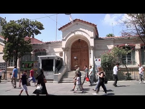 بالفيديو شاهد إغلاق مؤقت للبعثات الدبلوماسية الفرنسية في تركيا