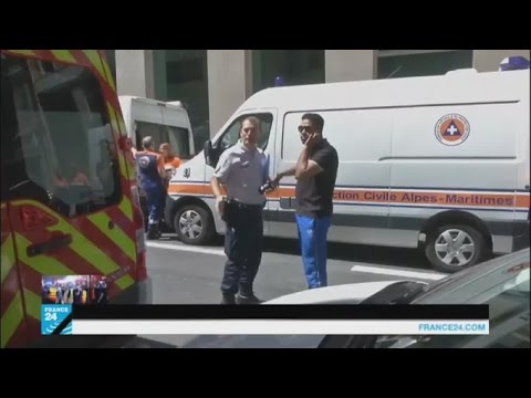 فيديو حالات يأس وغضب تعيشها عائلات المفقودين في اعتداء نيس