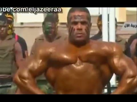 بالفيديو رجال الصاعقة المصرية فخر الجيش المصري يستعرضون اجسامهم أمام السيسي