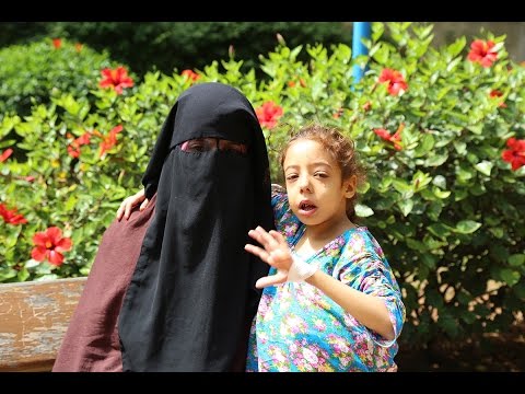 شاهد  طفلة تستنجد بالمحسنين بعد إصابتها بمرض نادر