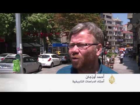 بالفيديو إقبال كثيف في تركيا على اقتناء الأعلام بعد فشل الانقلاب العسكري مؤخّرًا