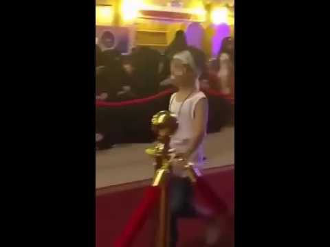 بالفيديو شاهد رقص شباب وعرض أزياء في مهرجان يثير استياء السعوديين