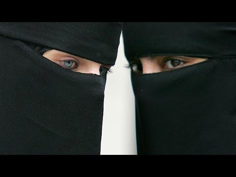 بالفيديو  ألمانيا تتجه لمنع النقاب بشكل جزئي في الميادين العامة والمؤسسات الإدارية والأكاديمية