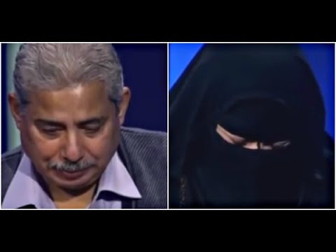 بالفيديو شاهد امرأة منتقبة يكاد يغمى عليها من هول المفاجأة