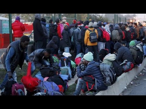 بالفيديو إجلاء أكثر من 2300 من سكان مخيم كاليه العشوائي
