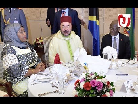 الملك محمد السادس يحضر لحفل عشاء أسطوري في تنزانيا برفقة إبن عمه