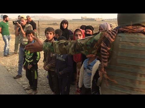 شاهد عراقيون يروون عامين من العيش تحت سيطرة داعش