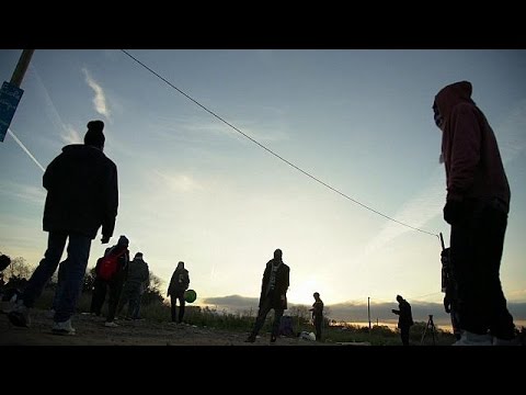 شاهد ترحيل 50 قاصرًا إلى مراكز الاستقبال والتوجيه في فرنسا