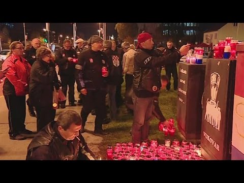شاهد كرواتيا تحيي الذكرى الـ25 لمجزرة فوكوفار