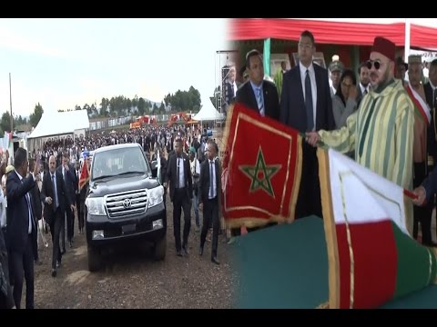 الملك محمد السادس يحل في انتسيرابي وسط استقبال شعبي