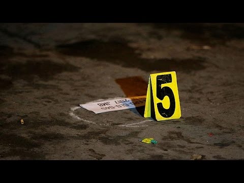 شاهد مكافأة مالية كبيرة لكل شرطي فلبيني يقتل مدمنًا