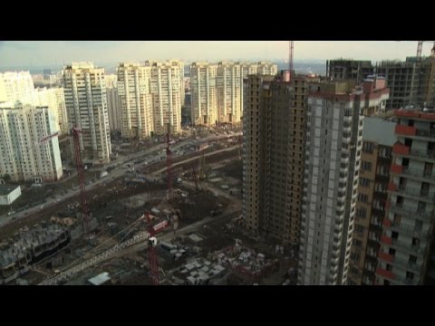 الشركات العقارية تلتهم الغابات والقرى