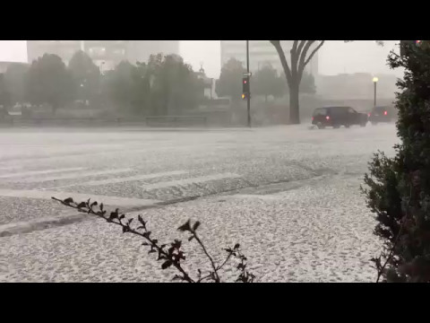 بالفيديو عواصف رعدية شديدة في ولاية كولورادو الأميركية