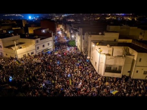 شاهد الحكم على 25 من متظاهري الحسيمة بالسجن 18 شهرًا