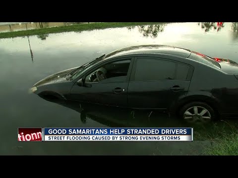 شاهد آثار العواصف القوية التي ضربت خليج تامبا