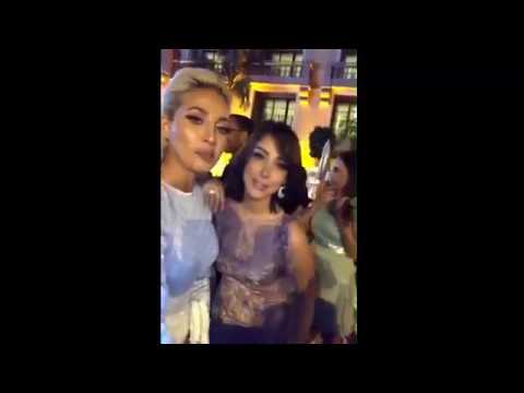 شاهد غواص يجرح نفسه بسكين تحت الماء