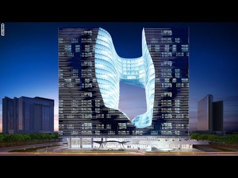 شاهد مسبح في الهواء وبرج سواروفسكي في دبي