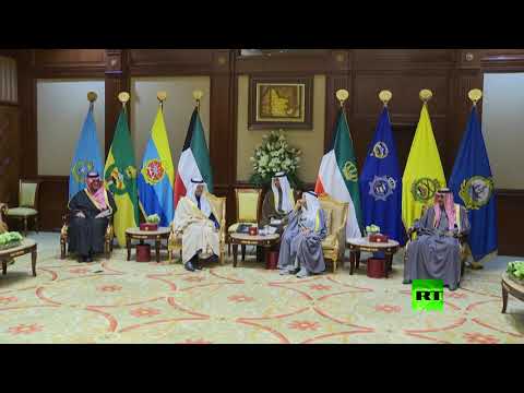 أمير الكويت يستقبل وزير النفط السعودي عبدالعزيز بن سلمان