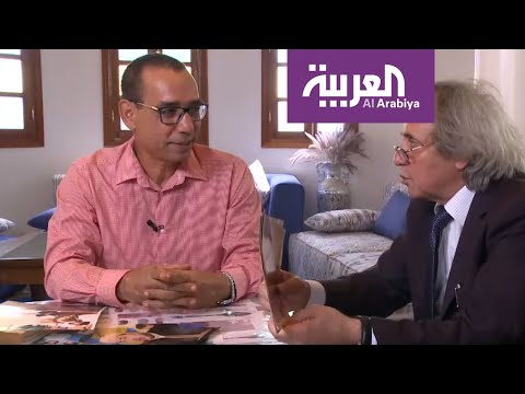 روائي مغربي يعيش في عزلة مع كتاباته وأشجاره