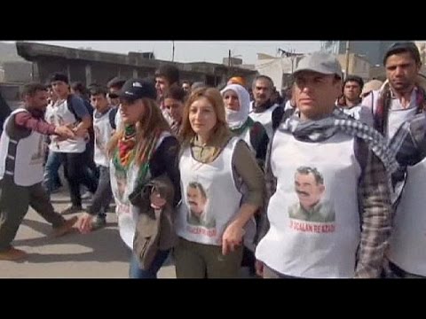 الأكراد يتظاهرون للإفراج عن عبد الله أوجلان