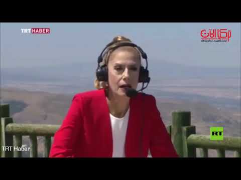 مذيعة تركية تُفاجئ مشاهديها وتفقد الوعي على الهواء