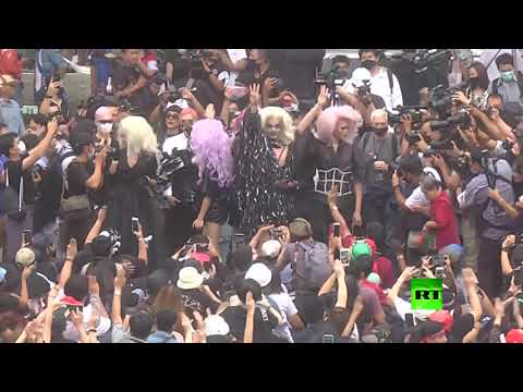 المحتجون في تايلاند يدعون إلى التصعيد بعد تجاهل الحكومة تحذيراتهم