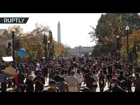 احتفالات واسعة أمام البيت الأبيض