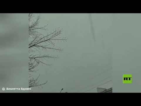 شاهد عاصفة رعدية يرافقها تساقط الثلوج