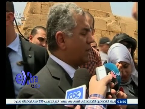 شاهد وزير الآثار يفتتح مقبرتين أثريتين في الهرم