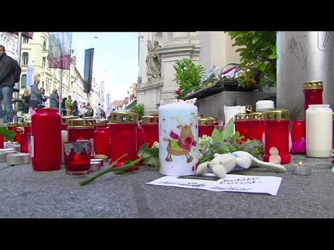 شاهد التحقيق مع سائق دهس بسيارته عشرات المارة