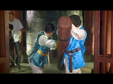 شاهد كوريا الشمالية تبدأ العمل بتوقيتها الخاص الجديد