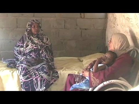 بالفيديو سيدة سورية تركها زوجها فاستقبلتها امرأة سودانية