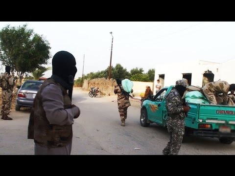 شاهد داعش يحارب الأهالي بلقمة العيش ويسيطر على طرق الإمداد