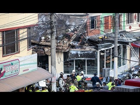 شاهدمقتل 5 أشخاص في حادث تحطّم طائرة صغيرة
