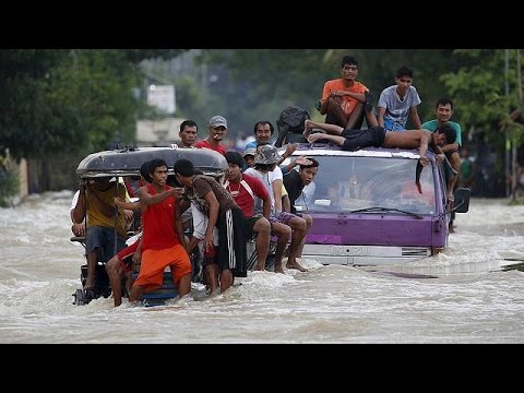 شاهد الإعصار كوبو يودي بحياة 22 شخصا