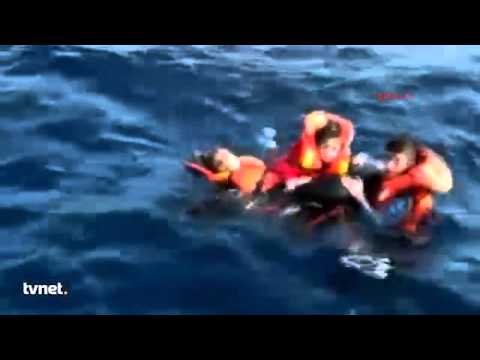 شاهد صياد تركي ينقذ رضيعًا سوريًا من الغرق