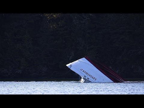 شاهد خمسة قتلى إثر غرق مركب سياحي في كندا