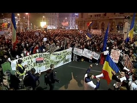 شاهد تواصل الاحتجاجات في رومانيا