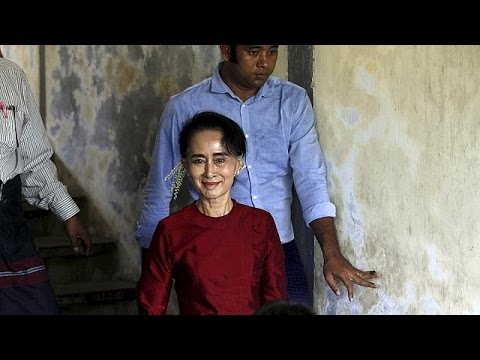 شاهد بورما تواصل فرز أصوات الناخبين