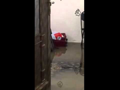 مياه الأمطار تقتحم منزلين في قرية قدفع في الفجيرة