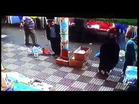 بالفيديو لصوص يسرقون بائعًا
