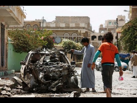 مواطنون من المكلا يغردون بحقيقة ما تنتهكه القاعدة بحقهم في المدينة المحتلة