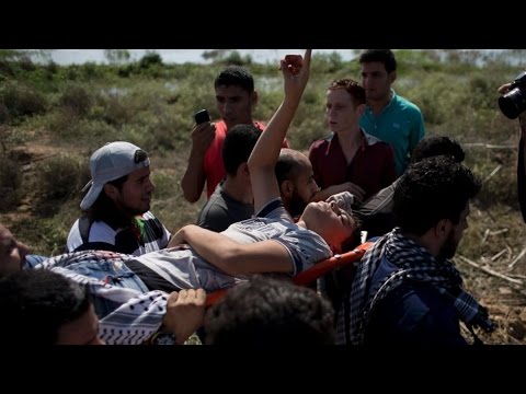 فيديو إصابة 33 فلسطينيًا برصاص الجيش الإسرائيلي في غزة