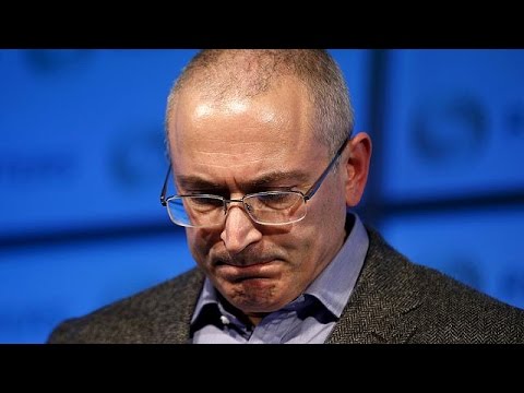 موسكو تستدعي رجل الأعمال خودوركوفسكي لاتهامه في قضية قتل
