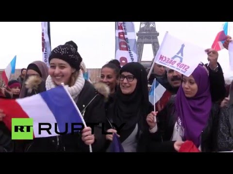 بالفيديو مسلمو باريس ضد داعش
