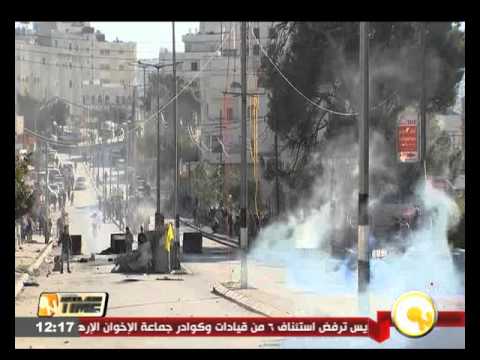 مستوطنون يهود يقتحمون باحة الأقصى
