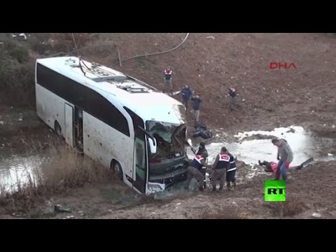 6 لاجئين يلقون مصرعهم بحادث تصادم غرب تركيا