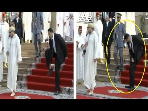 شاهد الحارس الشخصي الجديد للملك يفقد حذاءه
