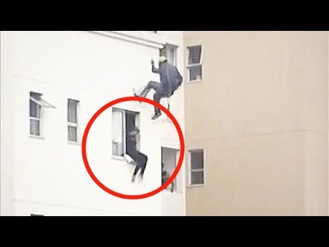 شاهد كيف أنقذ شرطي شخصًا